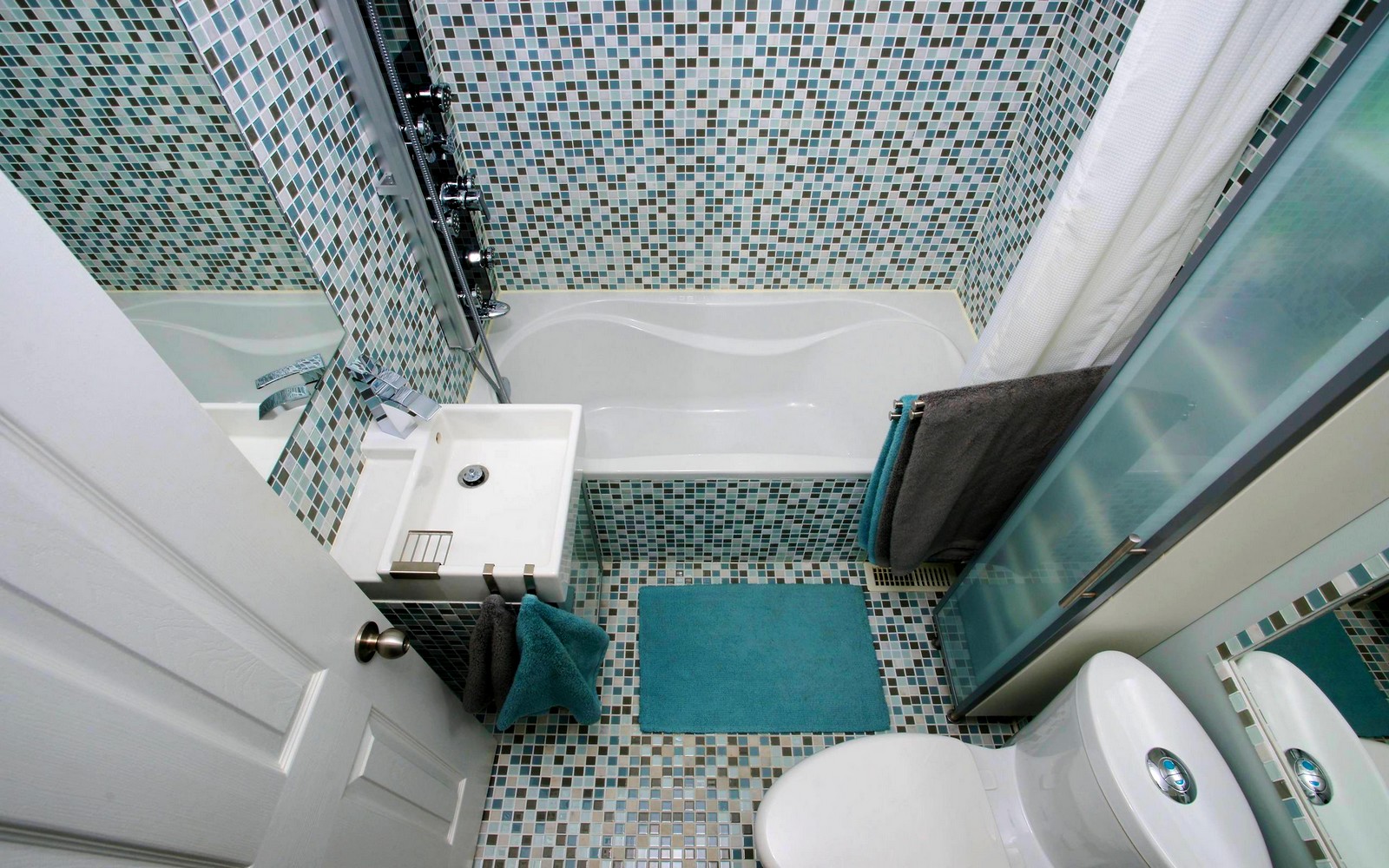 Ванная комната сверху, дизайн мозаика